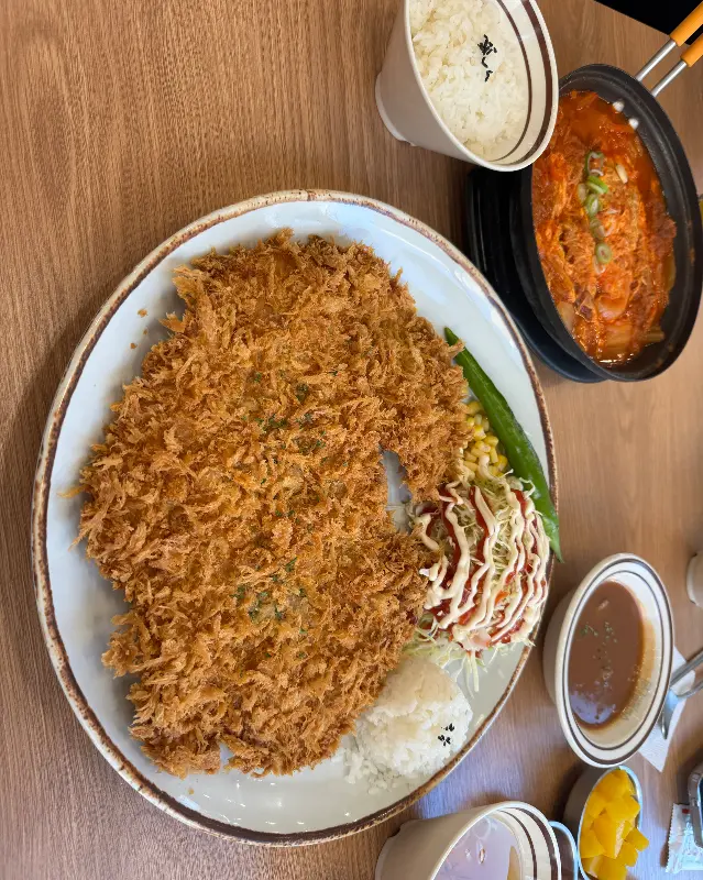 다양한 메뉴가 있는 진심왕돈까스