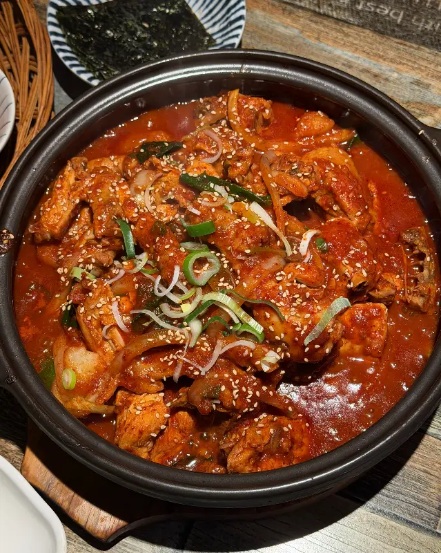 닭볶음탕의 매콤한 자태