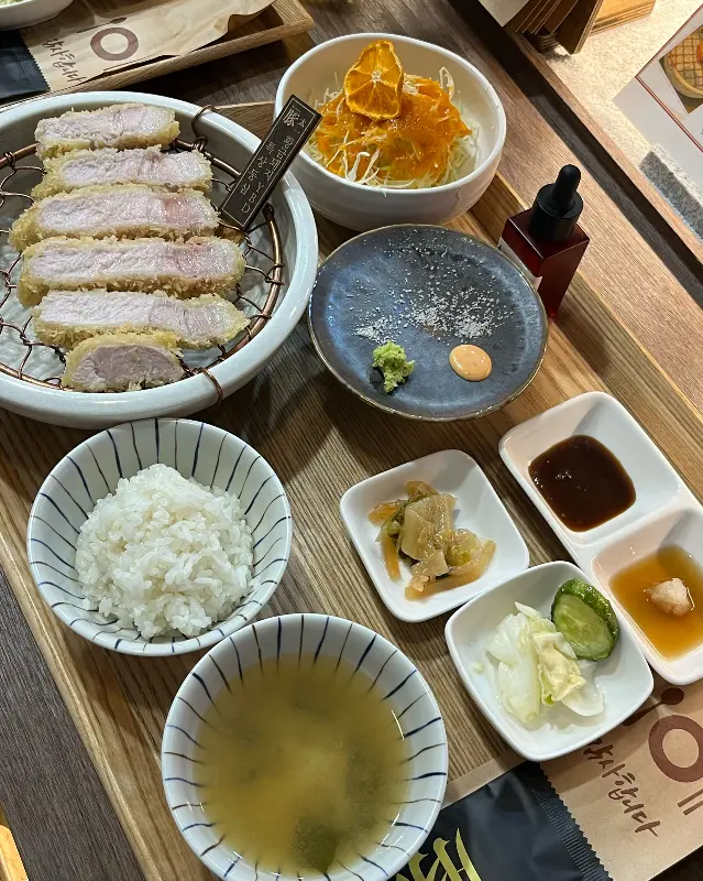 돈까스 한상차림