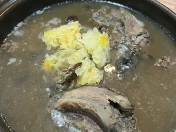 혼밥러의 선택! 목포에서 즐기는 보양식, 능이향 가득한 “청담” 오리백숙 맛집 순례기