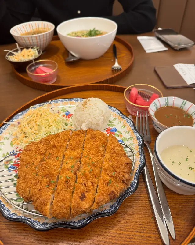 고동경양 매장 인테리어