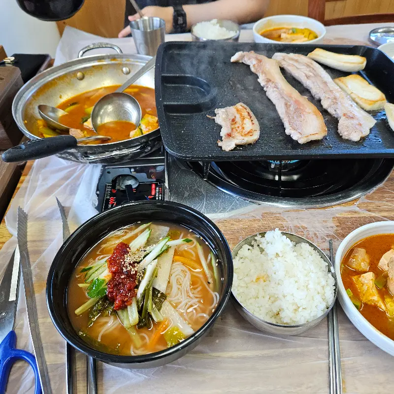 고추장찌개, 열무국수, 그리고 삼겹살까지!