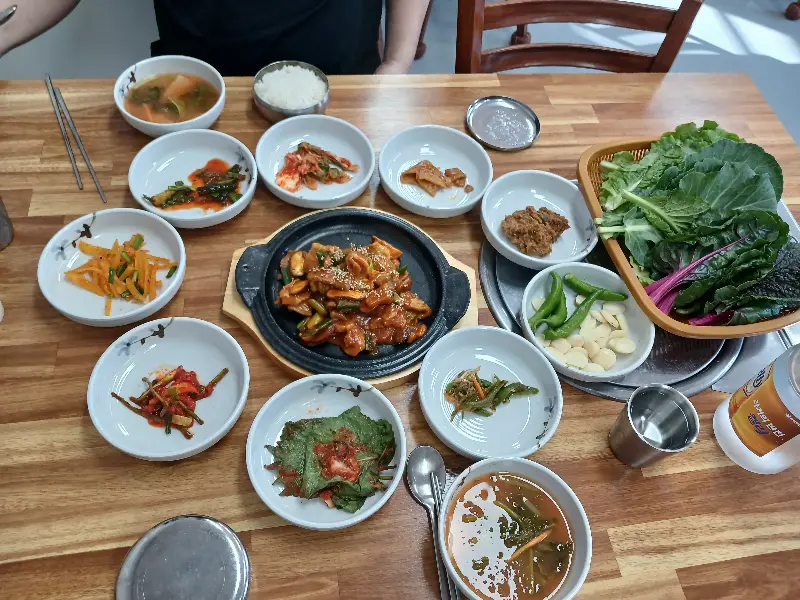 푸짐한 한 상 차림 항공샷