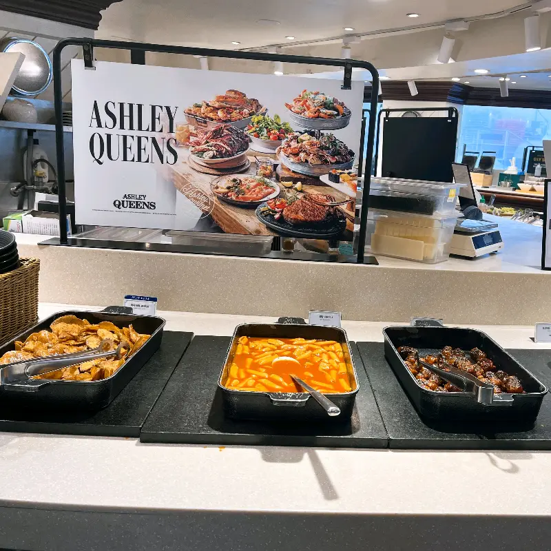 애슐리 퀸즈 음식 진열대