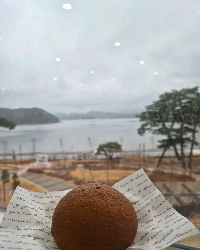 비오는 날의 화진포 호수