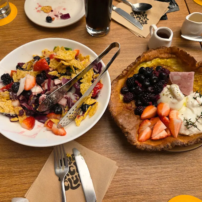 다양한 메뉴를 한 상에 담아 즐기기