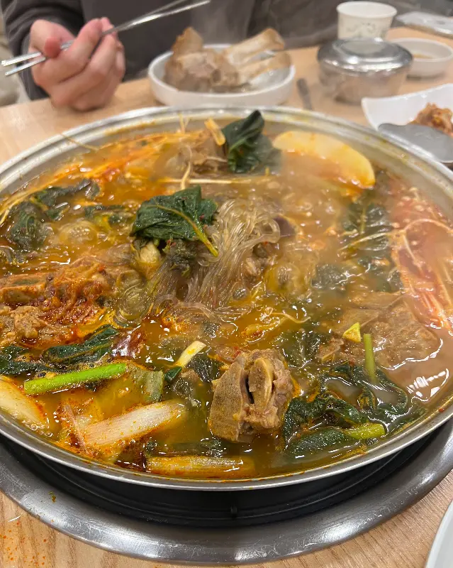 보글보글 끓는 감자탕