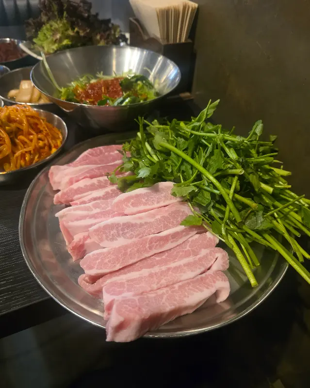 탐라돗 오겹살과 미나리