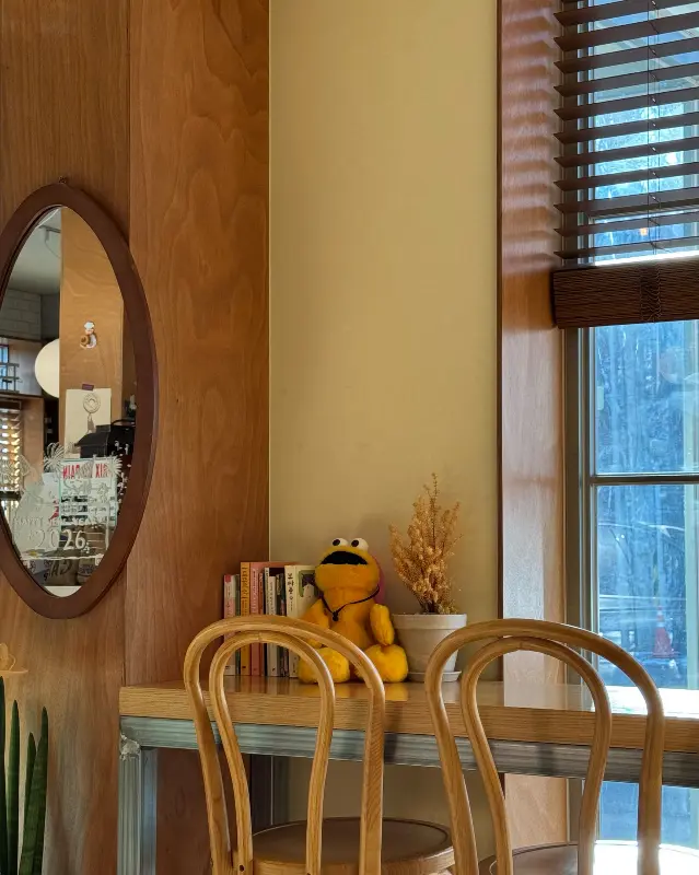 카페 내부 인테리어