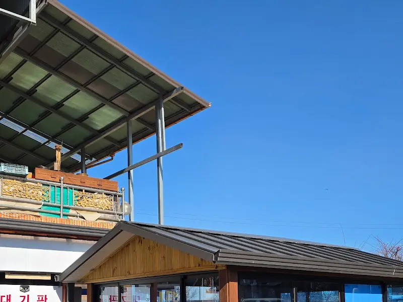 나비산기사식당 2층