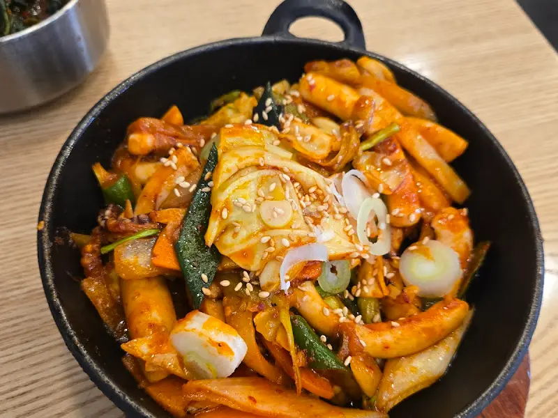 군침이 절로 도는 오징어볶음