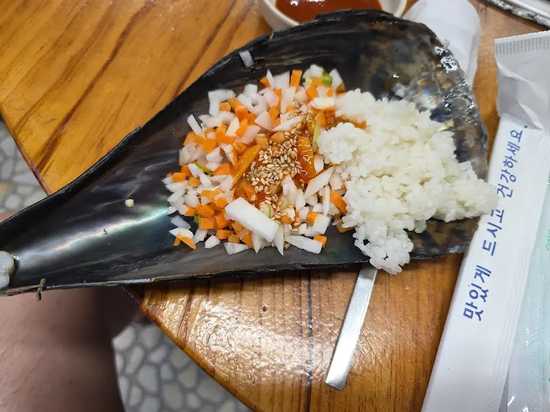 키조개 비빔밥 근접샷