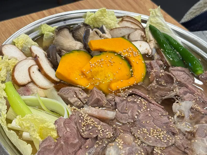 아롱사태수육전골의 푸짐한 양