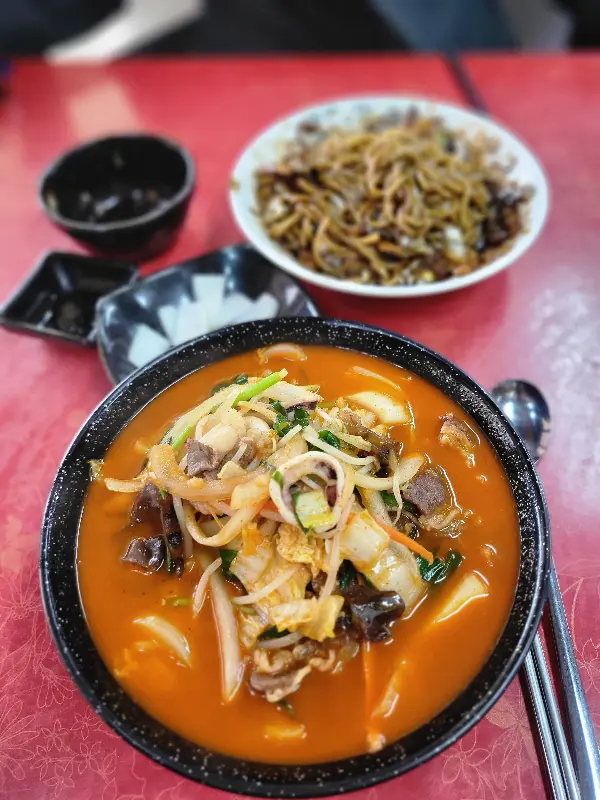 짜장면, 짬뽕, 단무지 완벽한 조화