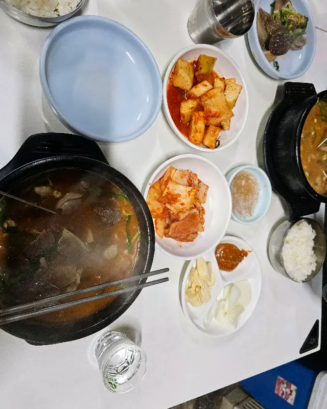 순대국밥과 반찬 전체 사진