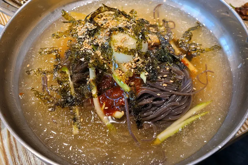 시원한 물막국수