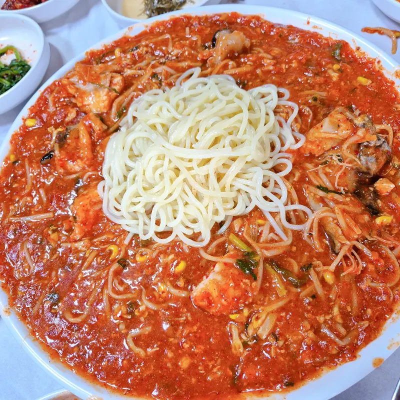 쫄깃한 쫄면 사리