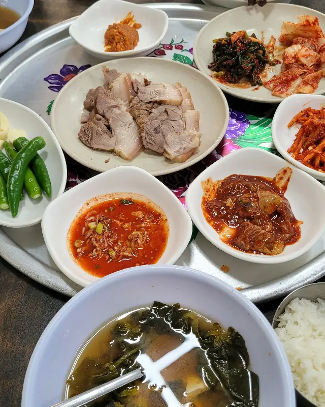 푸짐한 보쌈 한 상 차림