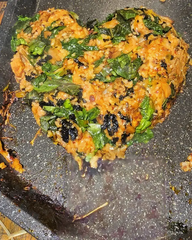 하트 모양으로 만들어진 볶음밥