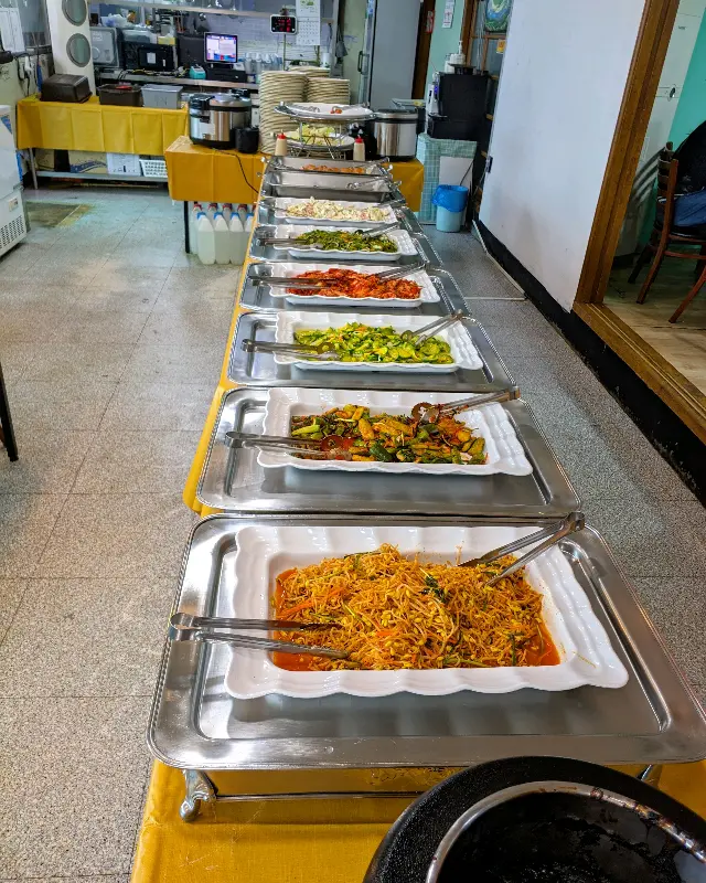 뷔페 음식 코너