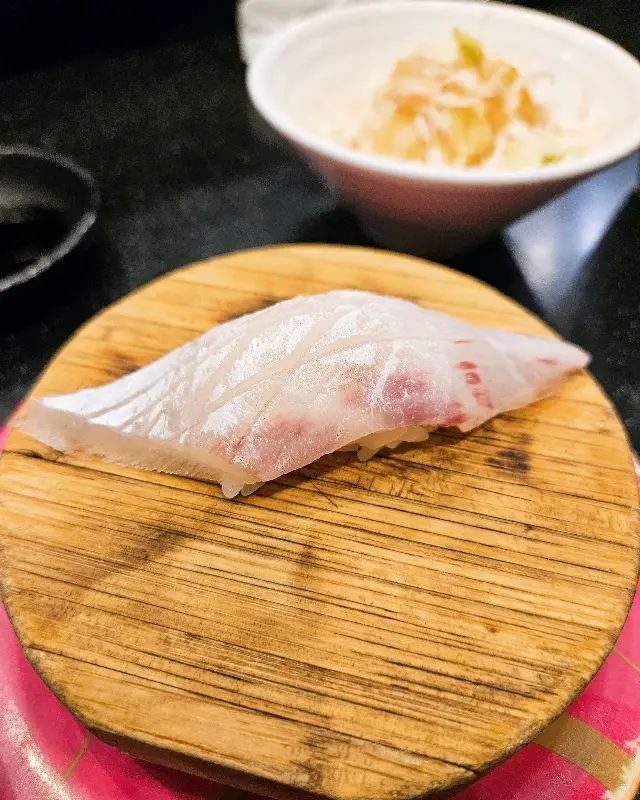 신선함이 느껴지는 광어 초밥