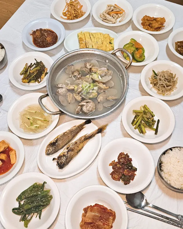 푸짐한 백반 한 상 차림