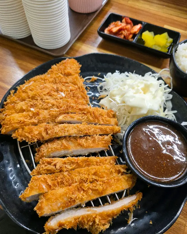 후니도니 돈까스 단면