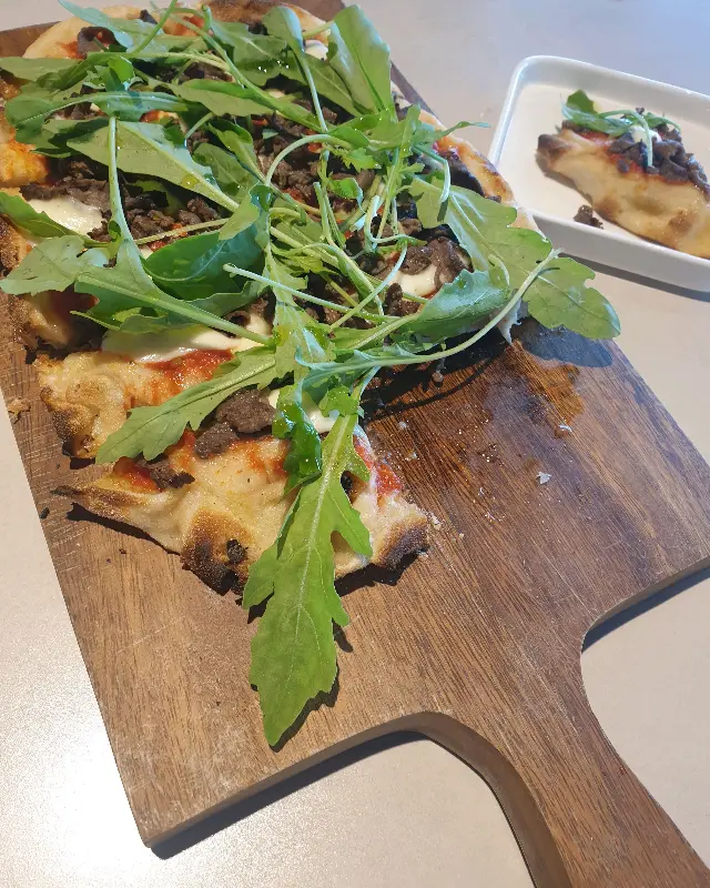 불고기가 듬뿍 올라간 피자