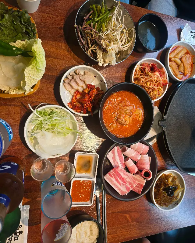 다채로운 곁들임 메뉴들