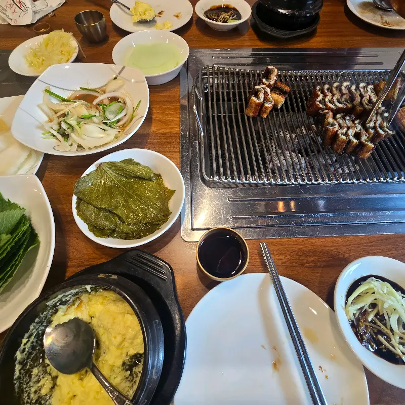 풍천장어전문 한상차림