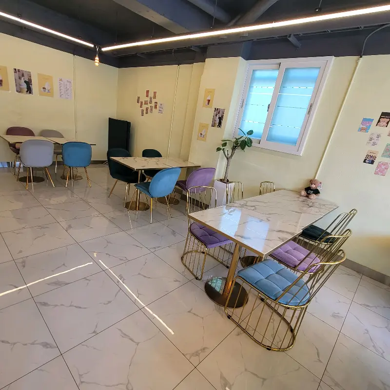 카페 내부 전경