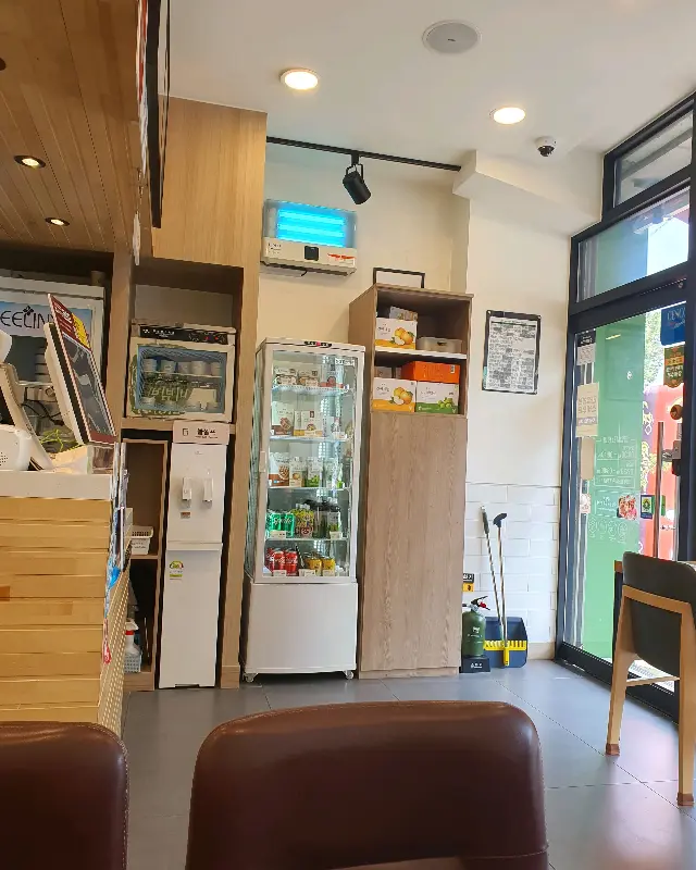 깔끔한 매장 내부