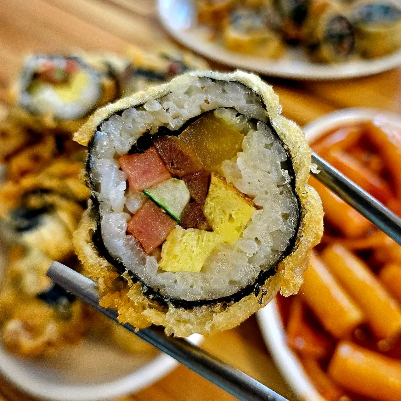 튀김김밥 단면