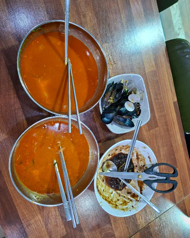 깔끔하게 비워낸 식탁