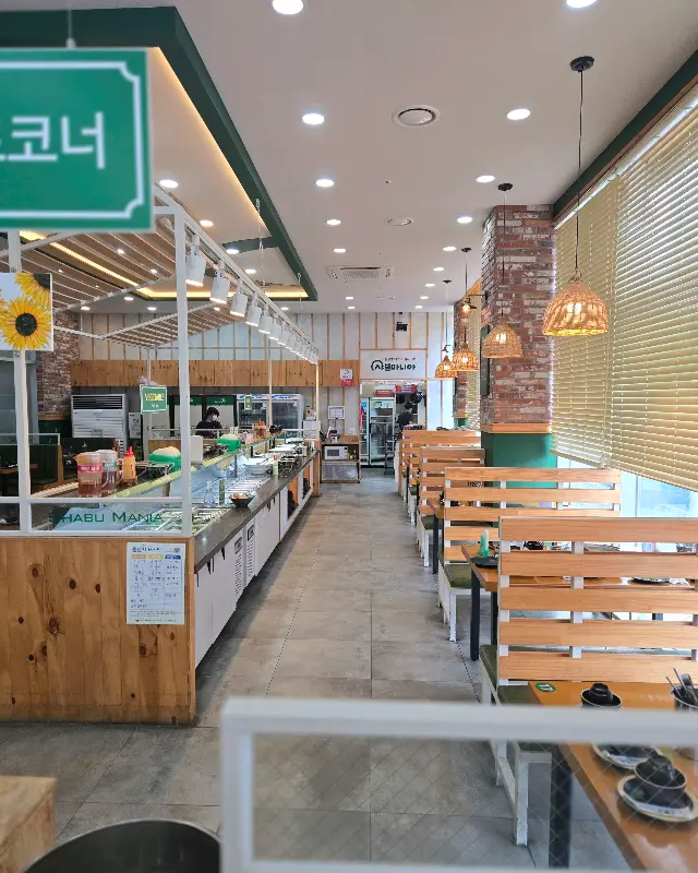 샤브마니아 내부 전경