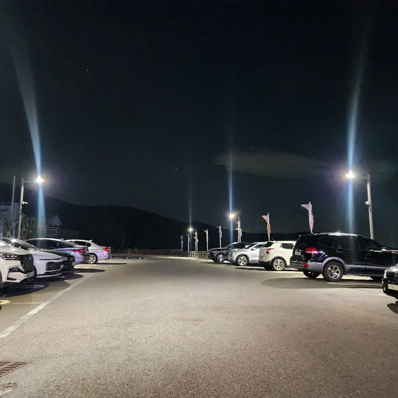 넓은 주차 공간