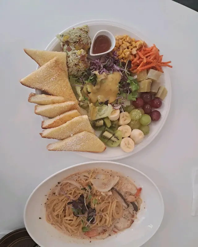 꼬모플레이트와 파스타