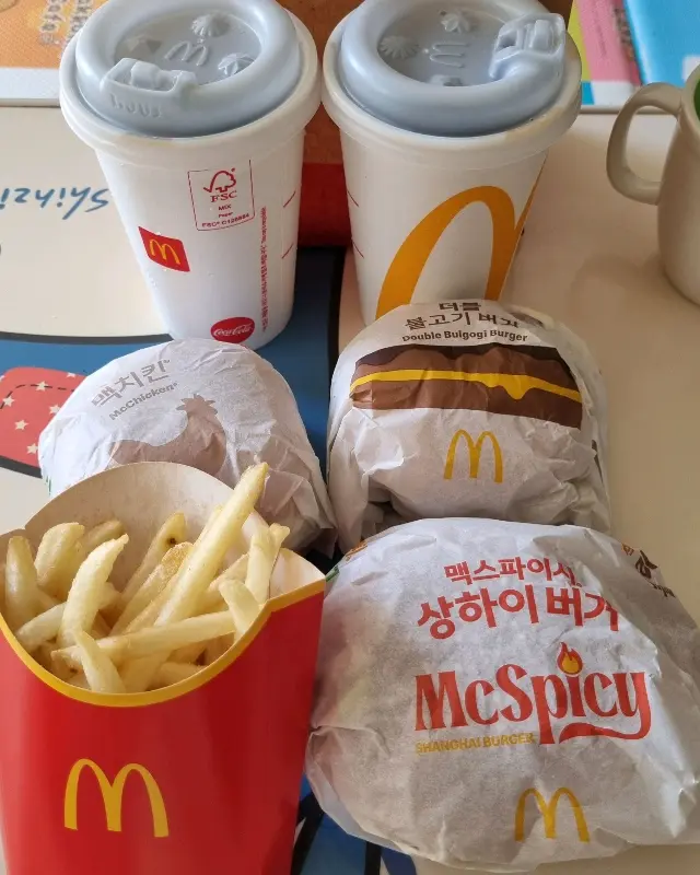 맥도날드 매장 내부