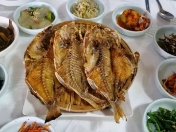 진도 향토의 맛, 달님이네에서 만난 잊지 못할 생선구이 백반 맛집 기행
