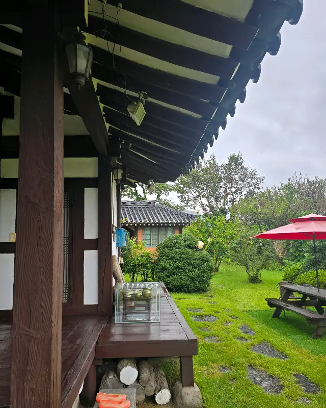 갑을원 주변 한옥 골목길