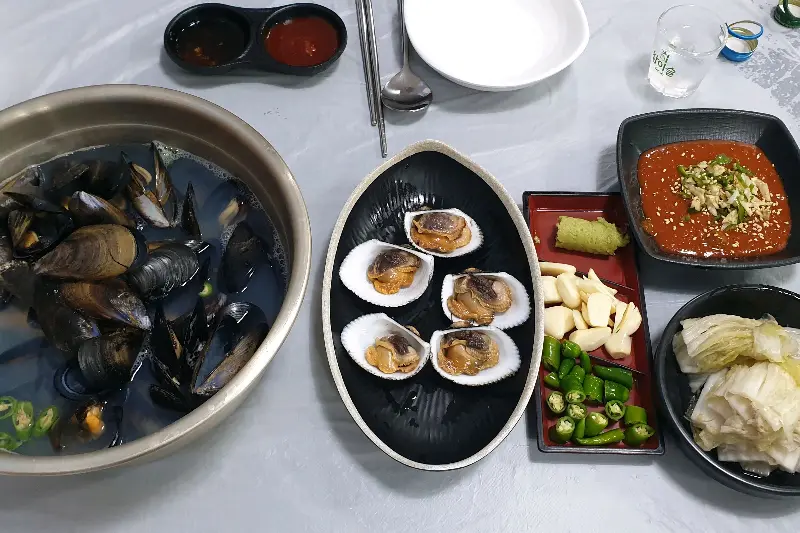 푸짐한 해산물 한 상 차림