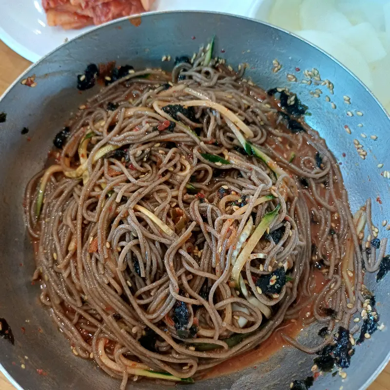 면발이 살아있는 막국수