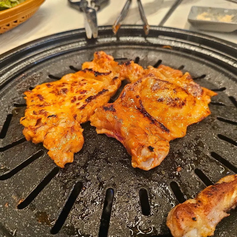 맛있게 구워진 닭갈비