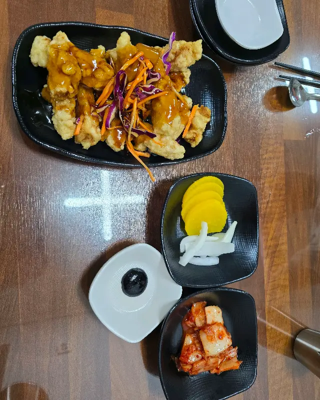 깔끔한 반찬 세팅