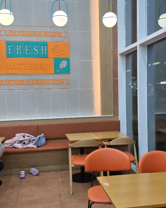 파파이스 매장 내부