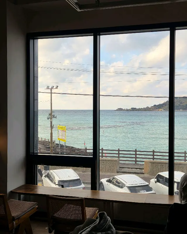 다양한 종류의 찻잔