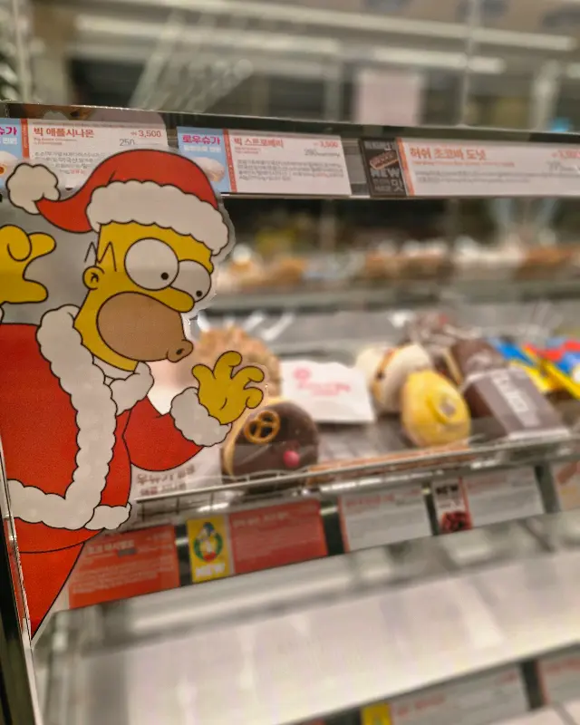 쇼케이스 안의 도넛