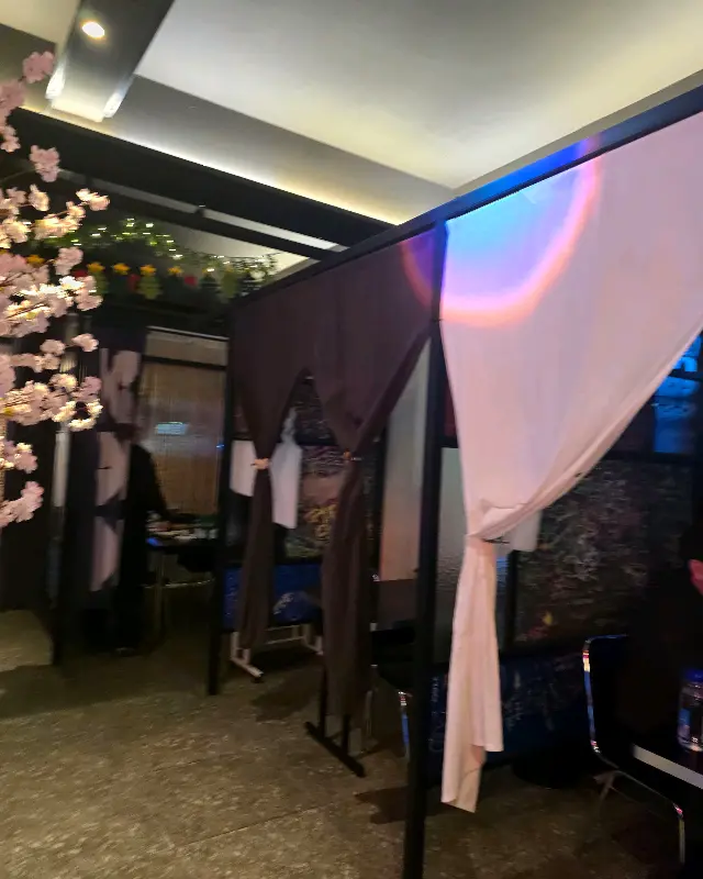 아늑한 분위기의 내부 공간