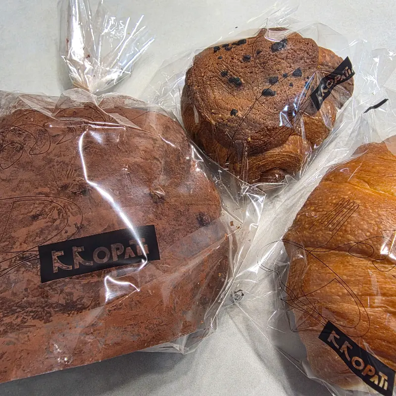 다양한 종류의 빵 포장