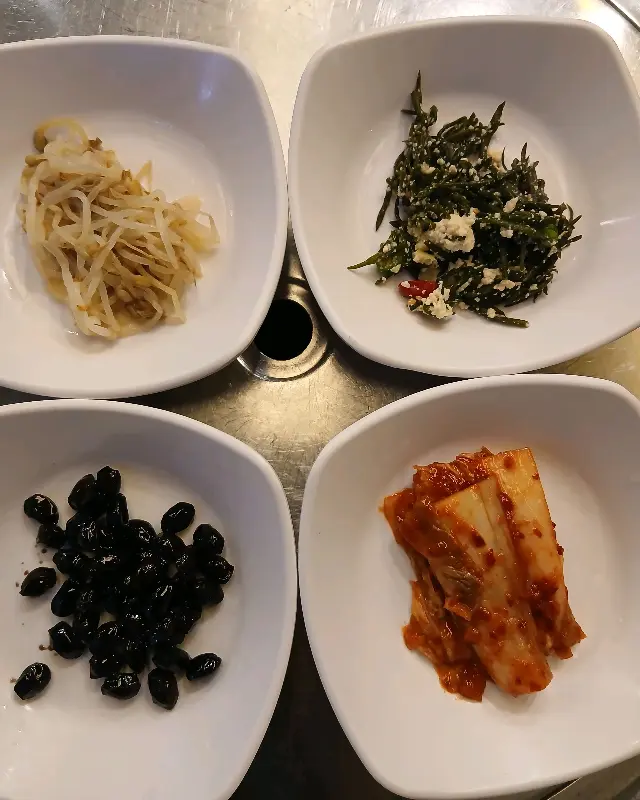 깔끔하고 정갈한 밑반찬